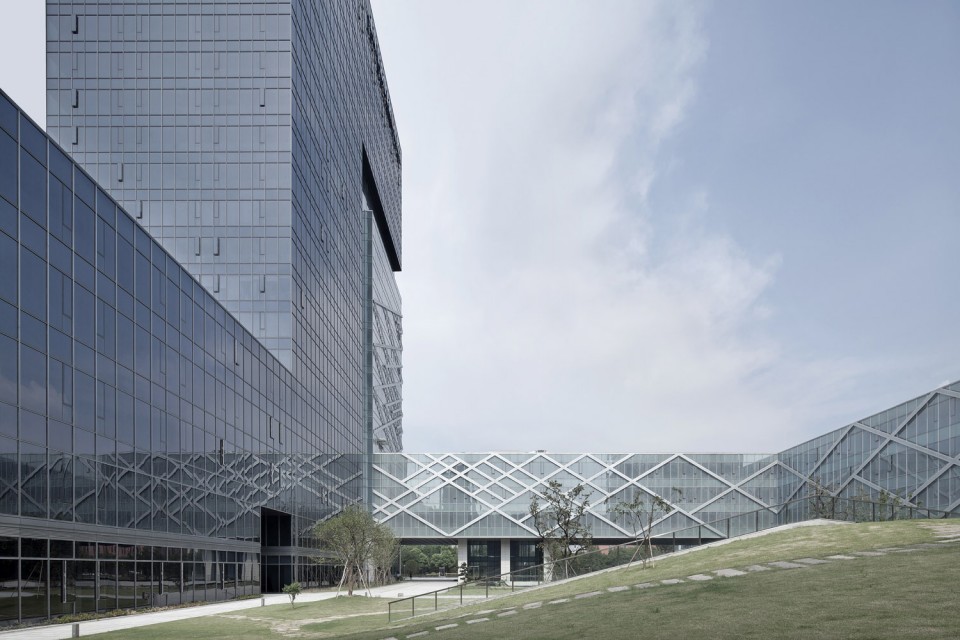 004-Different “MIX&MATCH”— Inventronics Technology Park by gad