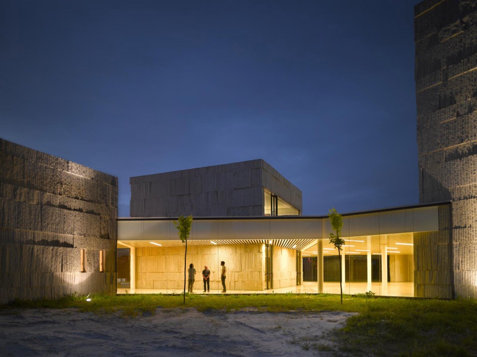 Arts Center in Verin Zooco Estudio