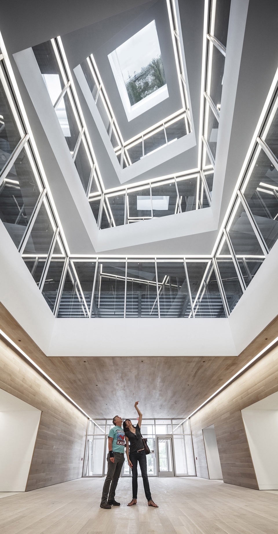 007-1200 Intrepid, Philadelphia by BIG