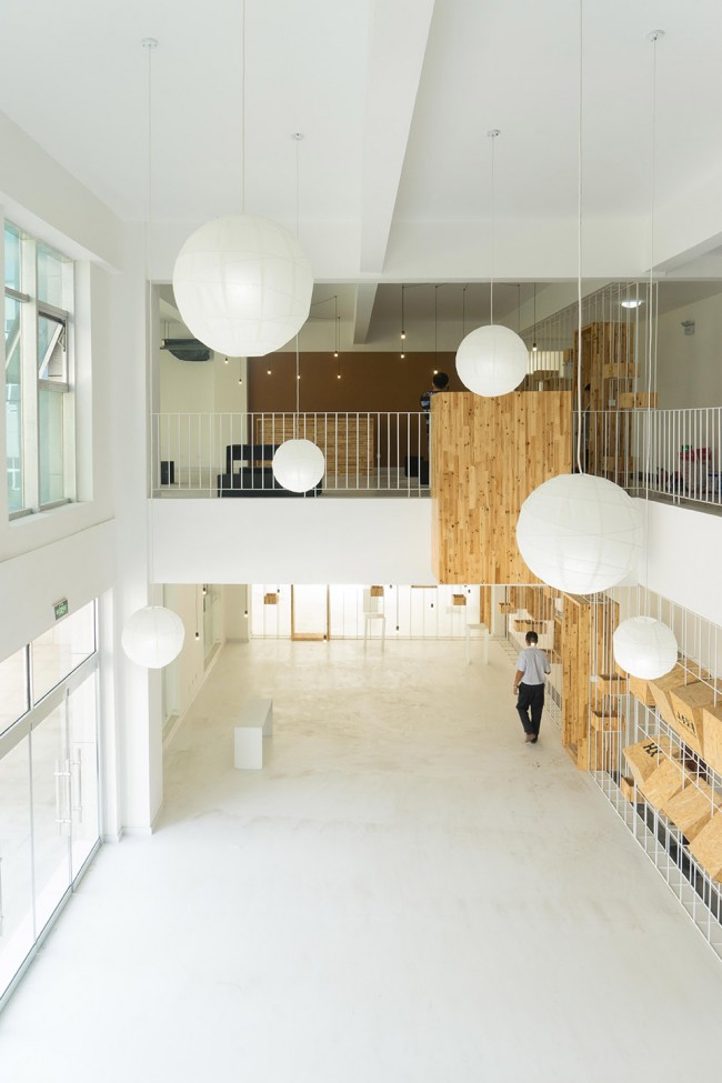 010-A low-cost transformation for a public space of business incubator