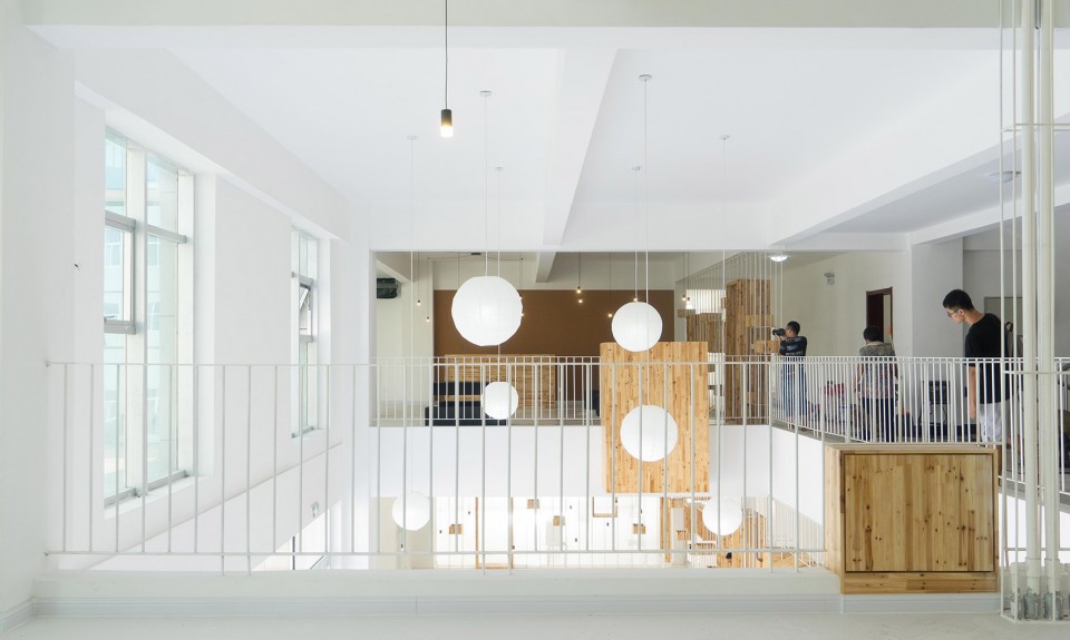 011-A low-cost transformation for a public space of business incubator