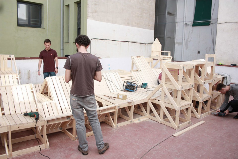 011-Build Me_Enorme Studio