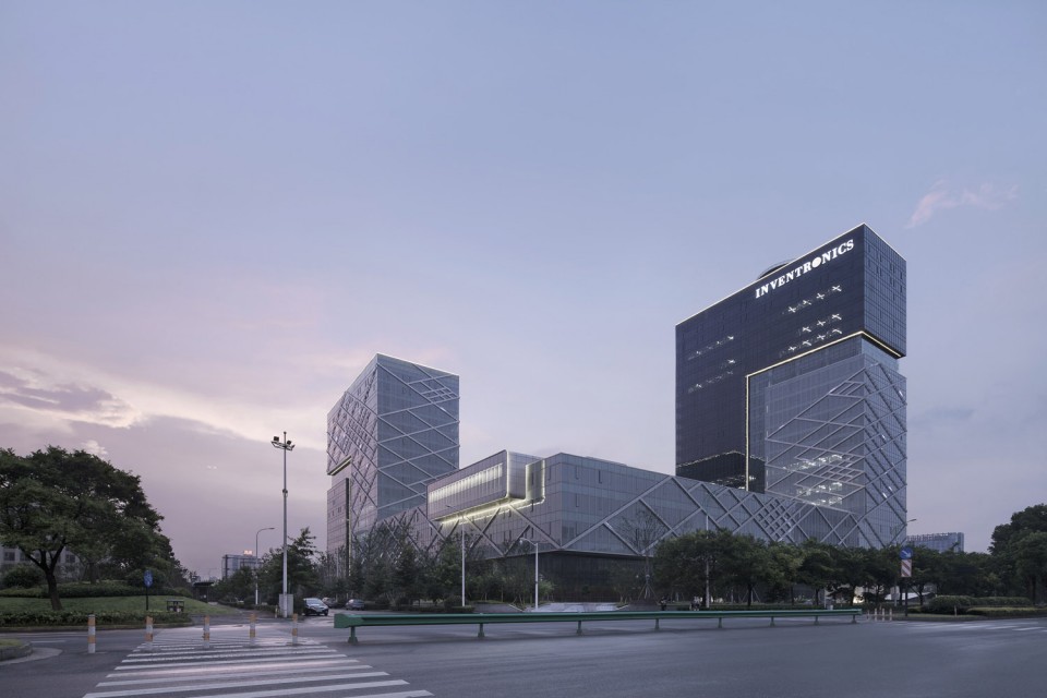 011-Different “MIX&MATCH”— Inventronics Technology Park by gad