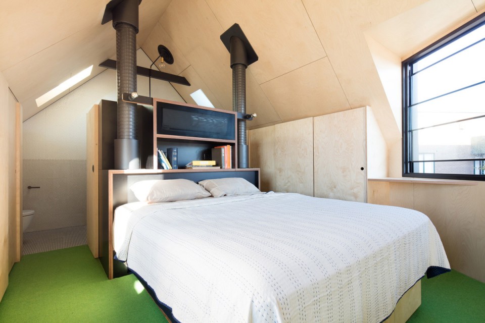 012-Acute House by Fooi-Ling Khoo