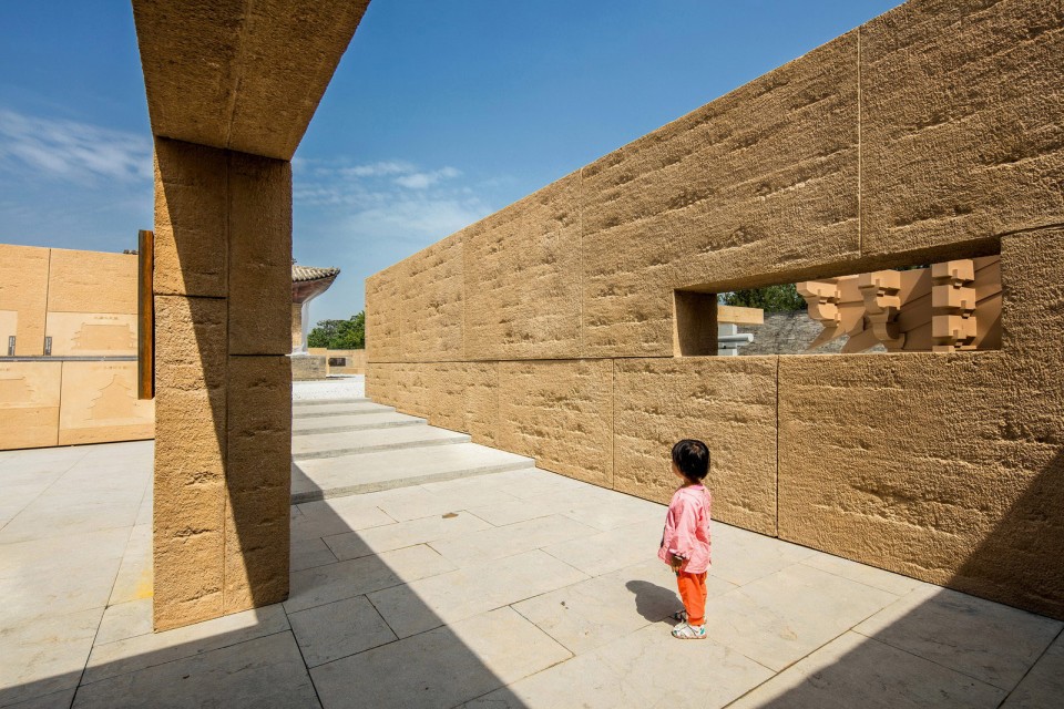 012-The Design of the Five-Dragons Temple Environmental Improvement, Shanxi, China by URBANUS