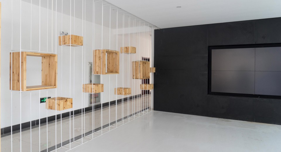 013-A low-cost transformation for a public space of business incubator