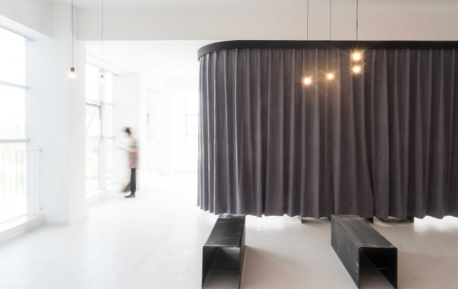 016-A low-cost transformation for a public space of business incubator