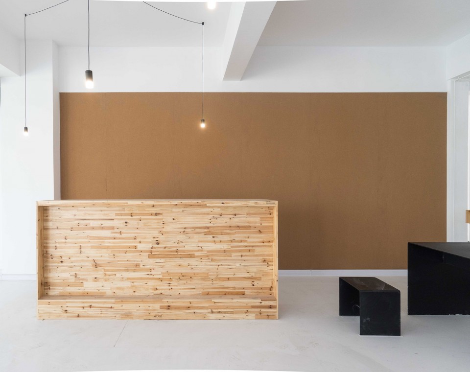 019-A low-cost transformation for a public space of business incubator