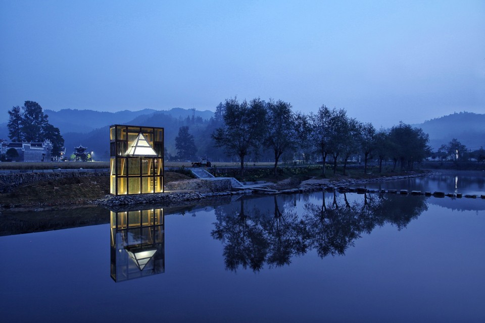 027-Shelter the mirrored sight_Li Hao