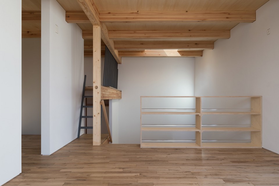 031-Feeling of distance of the house by Tsubasa Iwahashi Architects