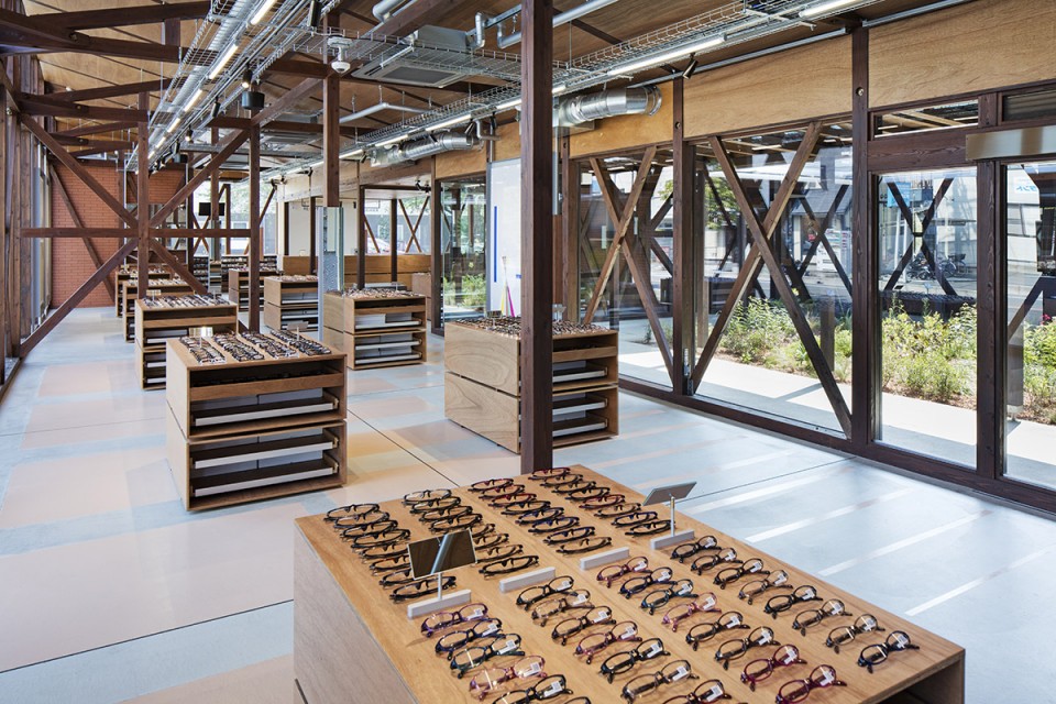 12-JINS Ageo Shop Renovation by Schemata Architects