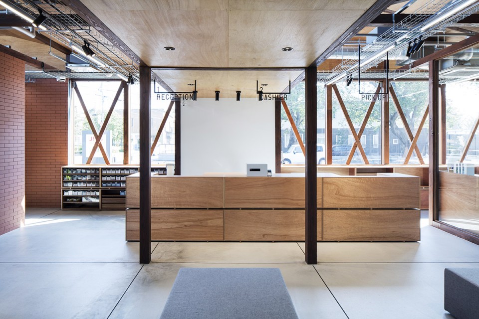 14-JINS Ageo Shop Renovation by Schemata Architects