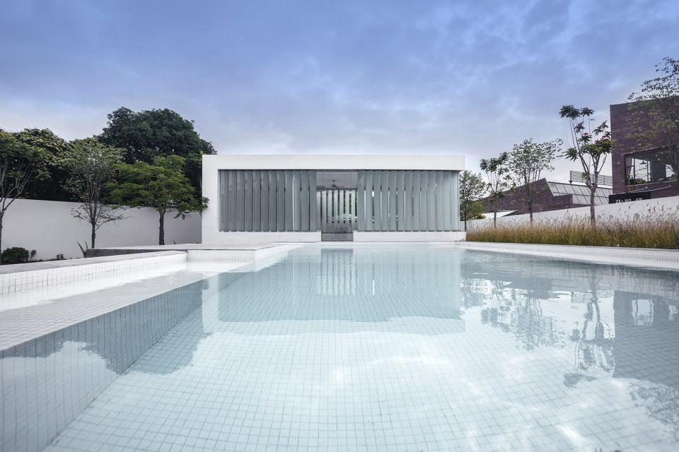 15-The White Church-Spiritual Refuge of Modernist by LAD Design Agency