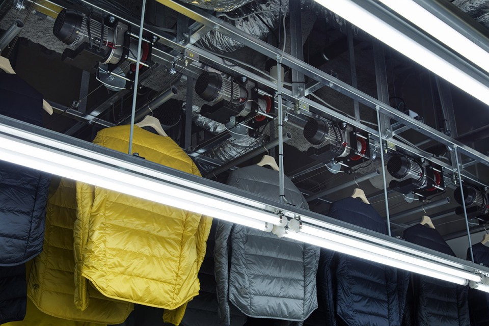 17-DESCENTE BLANC Marunouchi Tokyo by Schemata Architects