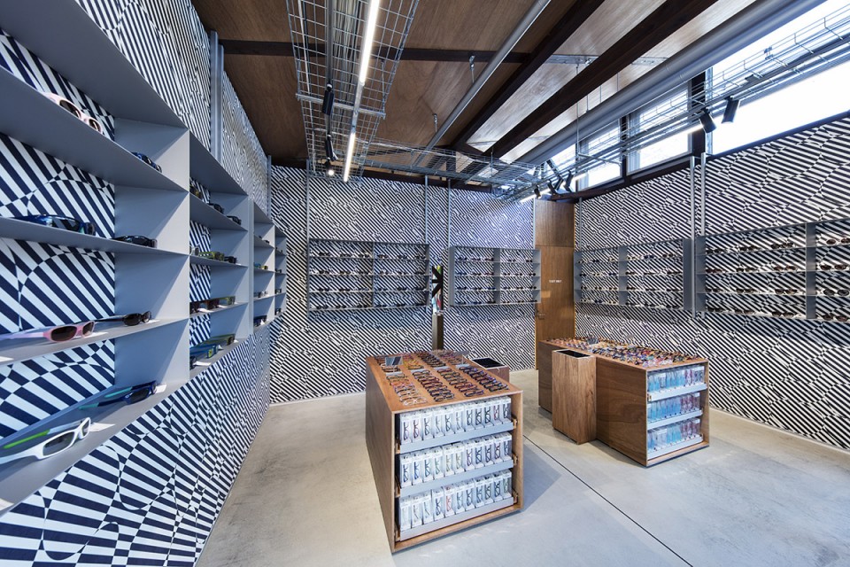 17-JINS Ageo Shop Renovation by Schemata Architects
