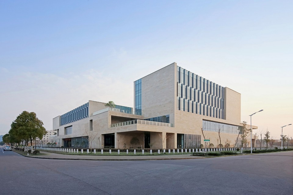 2-An Exuberant and Syncretic Space by Do Architects Shanghai