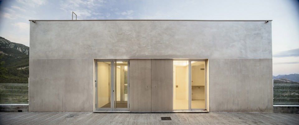 2-Baix Ebre Doctor Surgery by Vora Arquitectura