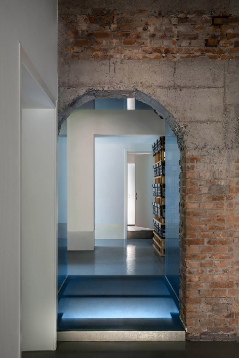 22-A Line between Time by Cun-Design