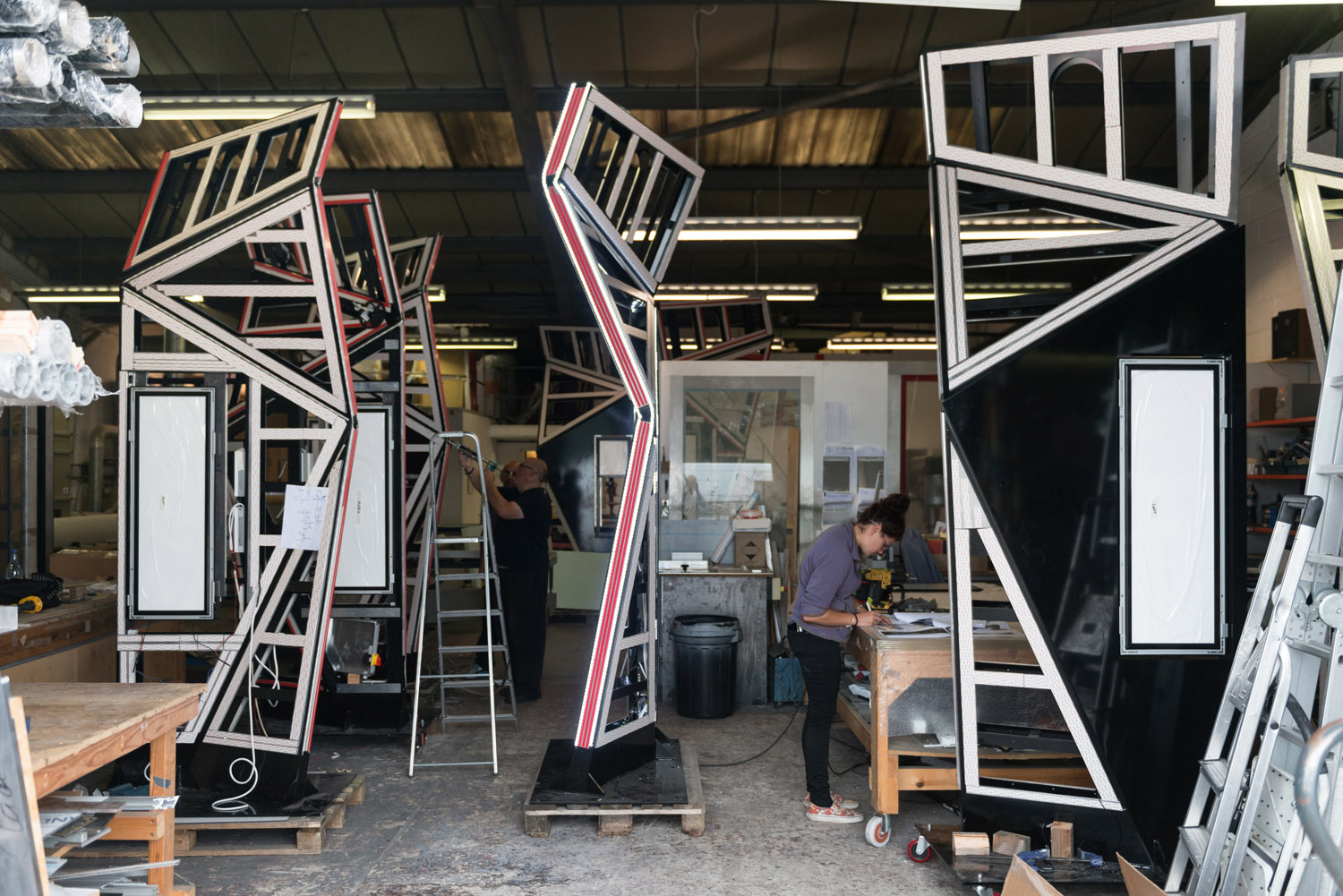 London Here East innovative signage and way finding programme by dn&co 谷德设计网