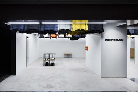 3-DESCENTE BLANC Marunouchi Tokyo by Schemata Architects