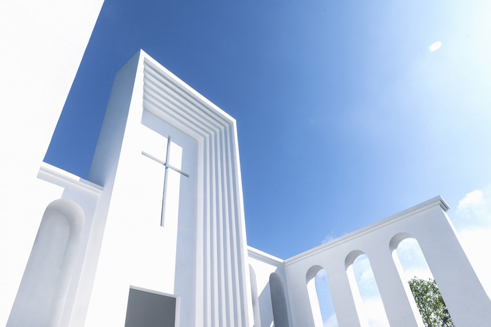 3-The White Church-Spiritual Refuge of Modernist by LAD Design Agency