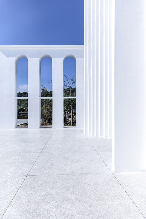4-The White Church-Spiritual Refuge of Modernist by LAD Design Agency