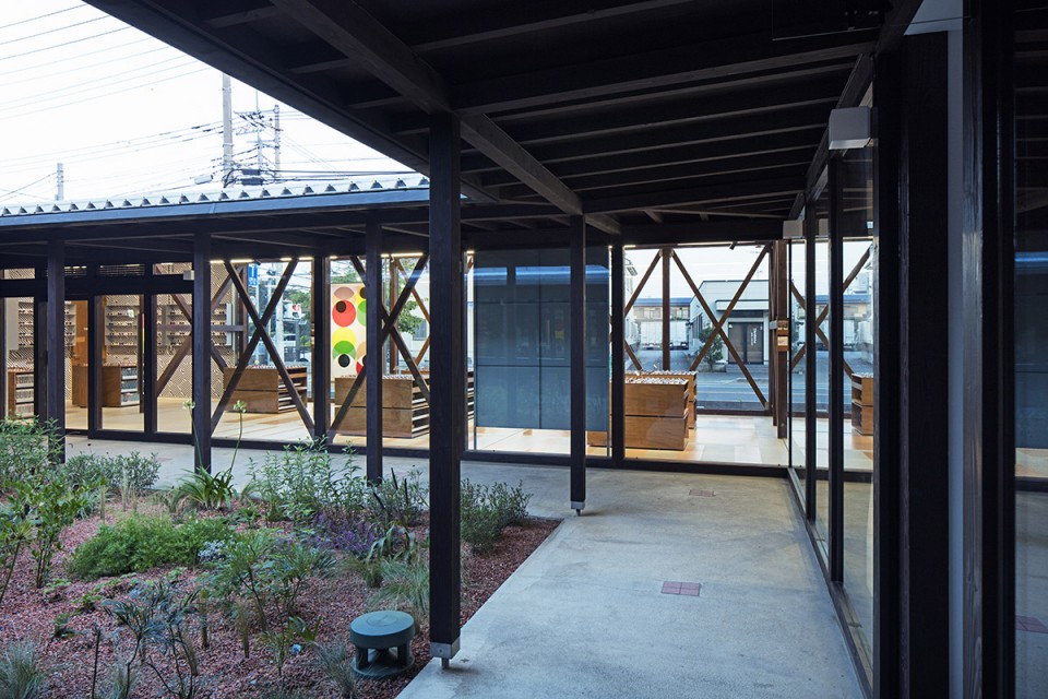 7-JINS Ageo Shop Renovation by Schemata Architects