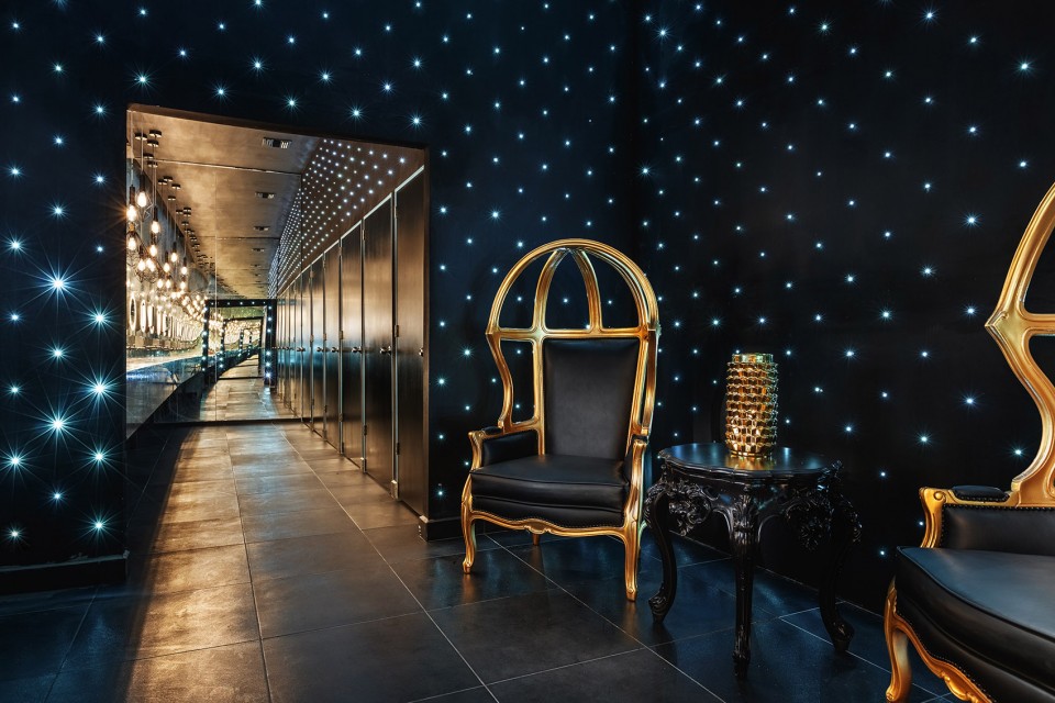 7-LIGHT night club by TAMEN arq