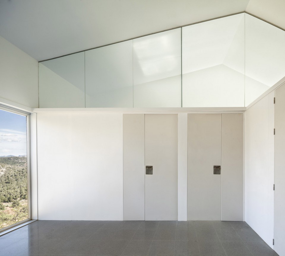 8-Baix Ebre Doctor Surgery by Vora Arquitectura