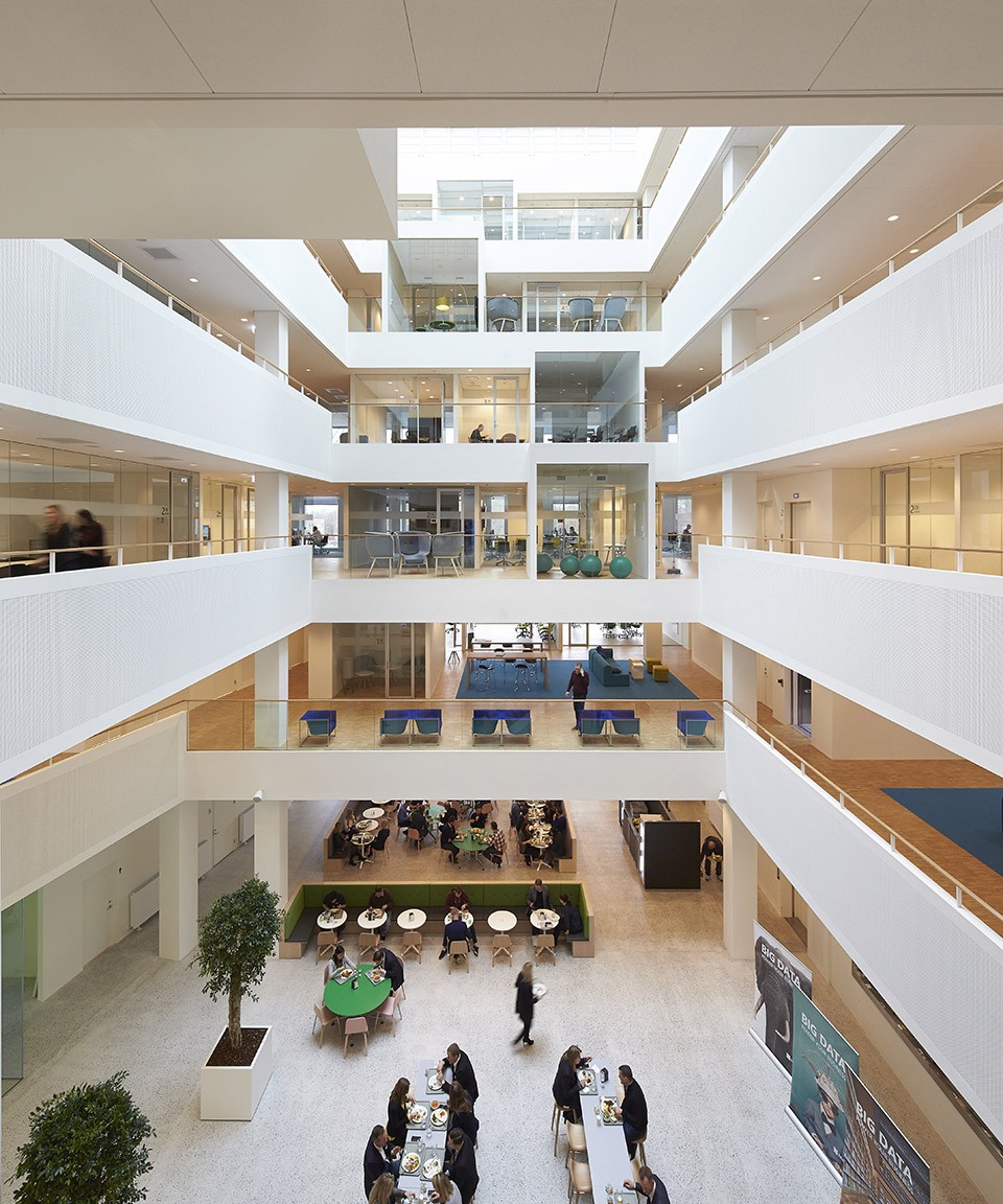 Microsoft’s new, Danish domicile gathers two units under the same roof. The design of the building originates in Microsoft’s approach to work, where cooperation and knowledge sharing are key. The building is located in Lyngby, north of Copenhagen, Denmark, and designed by Henning Larsen Architects. Photo by Hufton + Crow.