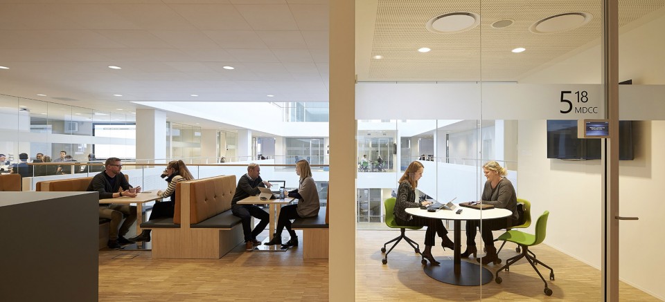 Microsoft’s new, Danish domicile gathers two units under the same roof. The design of the building originates in Microsoft’s approach to work, where cooperation and knowledge sharing are key. The building is located in Lyngby, north of Copenhagen, Denmark, and designed by Henning Larsen Architects. Photo by Hufton + Crow.