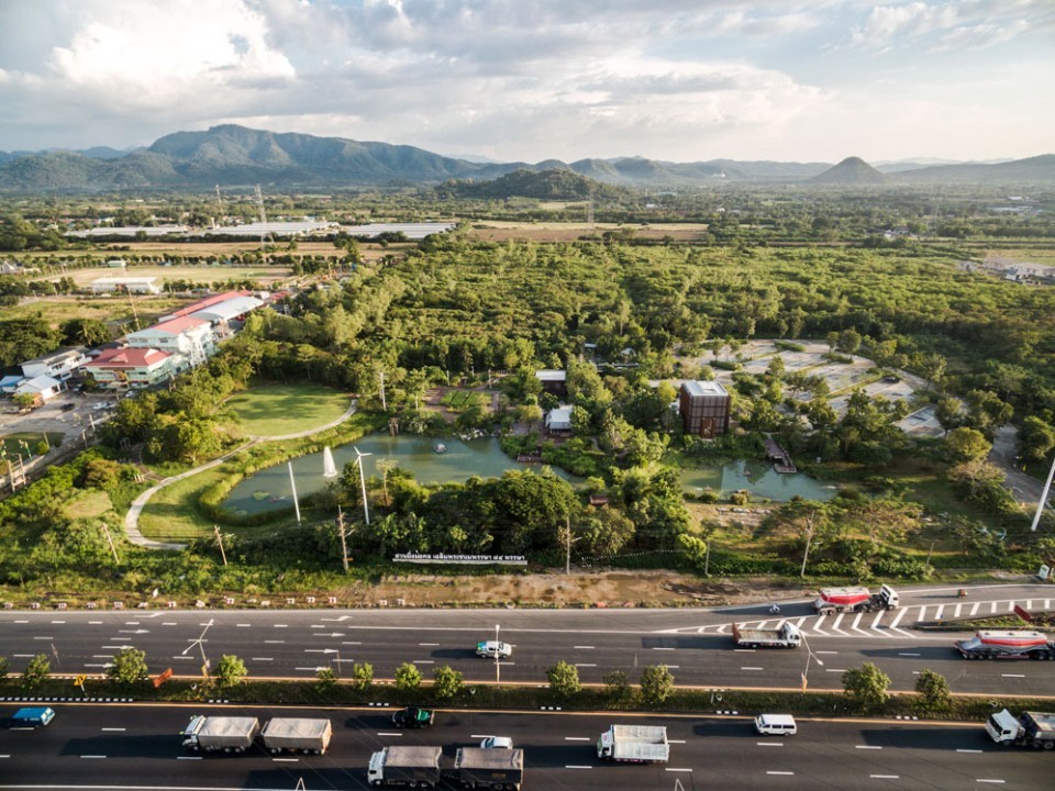 001-Ming-Mongkol-Green-Park-by-Landscape-Architects-49-Limited-960x720