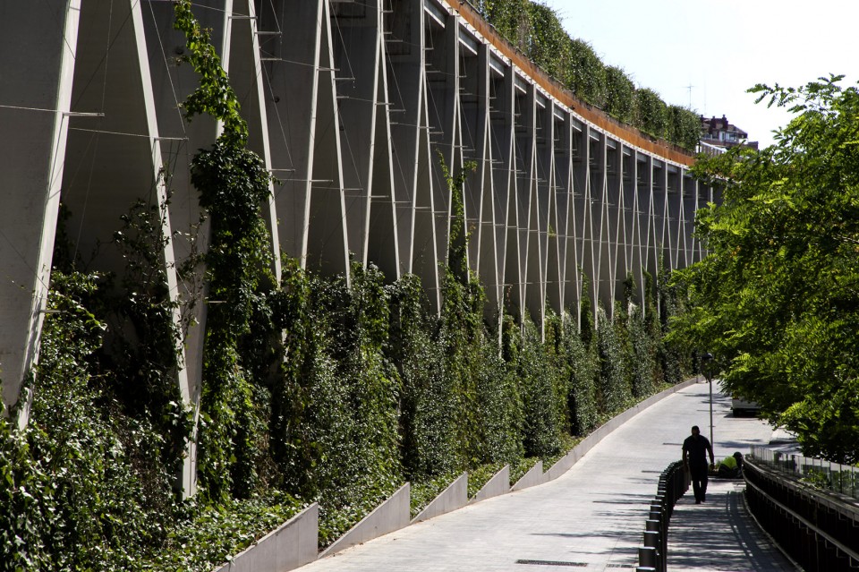 005-Raised gardens of Sants in Barcelona by Sergi Godia + Ana Molino architects