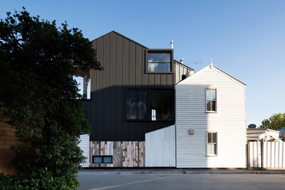 006-Acute House by OOF! architecture