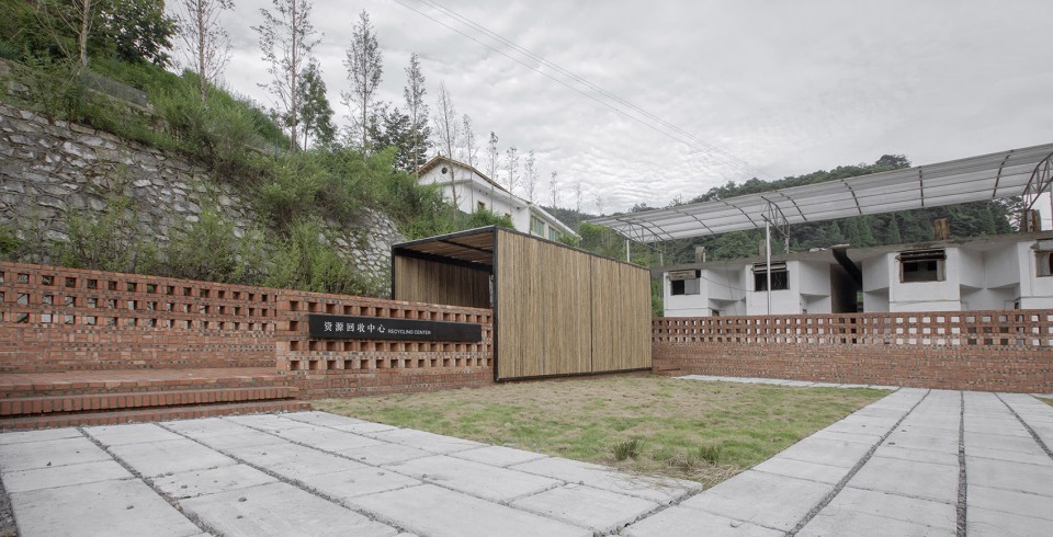 012-THE DESIGN OF CHILDREN’S PLAYGROUND IN THE THEME OF ENVIRONMENTAL EDUCATION