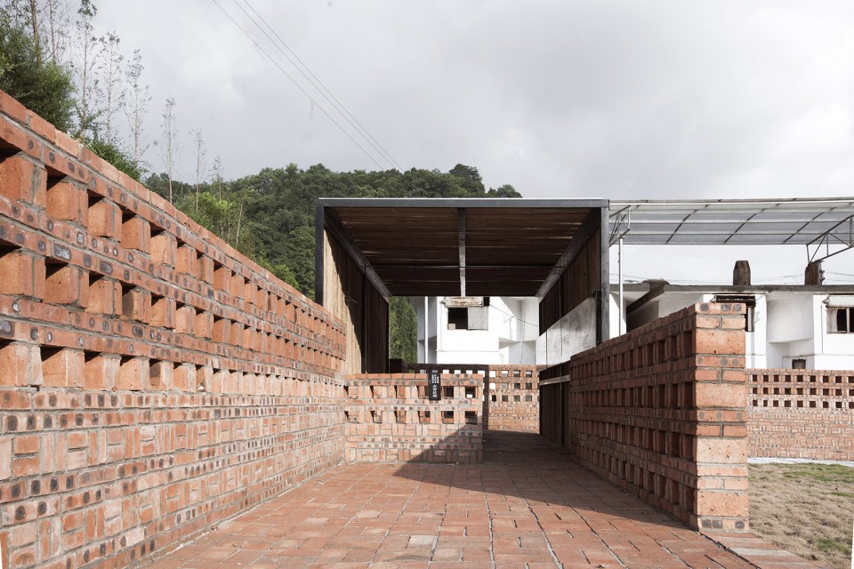 015-THE DESIGN OF CHILDREN’S PLAYGROUND IN THE THEME OF ENVIRONMENTAL EDUCATION