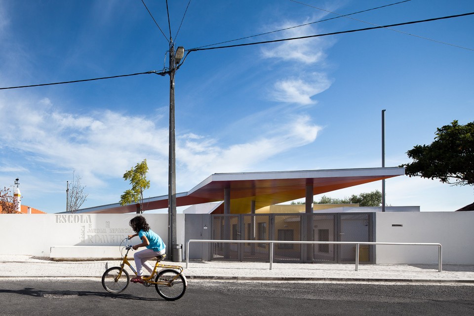 1-School Canopy in Santarem by extrastudio