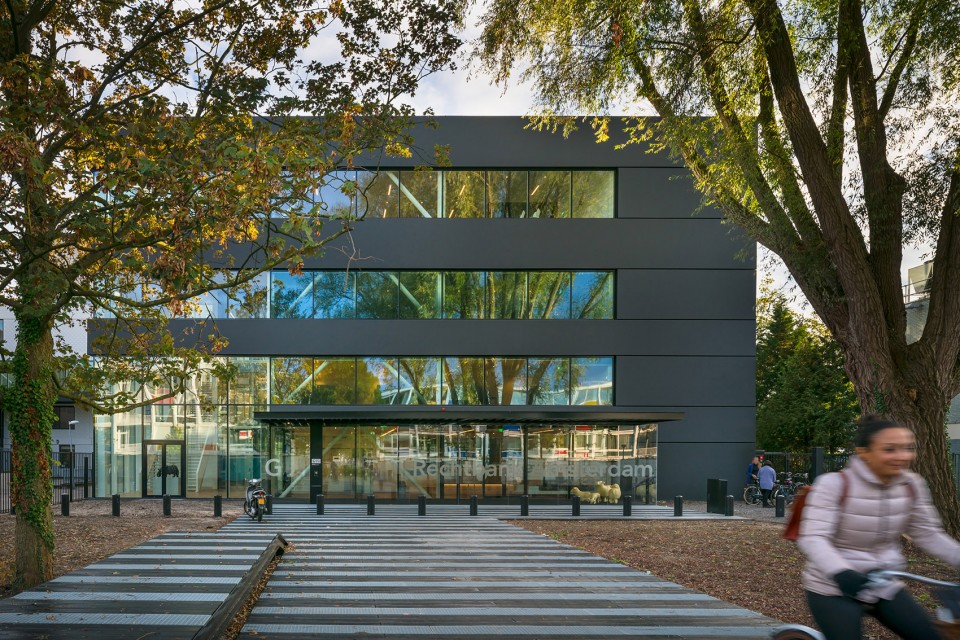 Tijdelijke Rechtbank Amsterdam by architectenbureau Cepezed b.v. Delft 2016