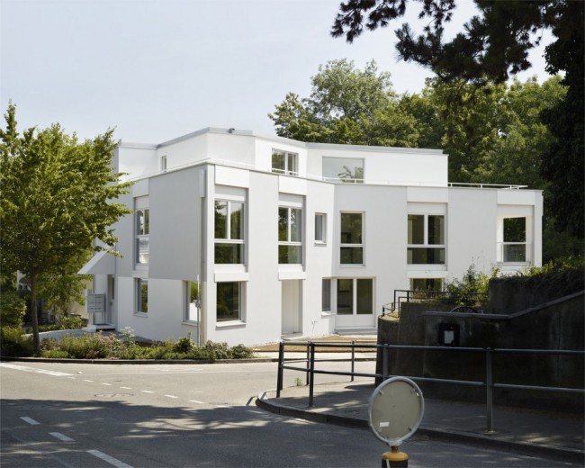 1-The-house-in-Binningen-by-Lutjens-Padmanabhan-Architekten-960x768