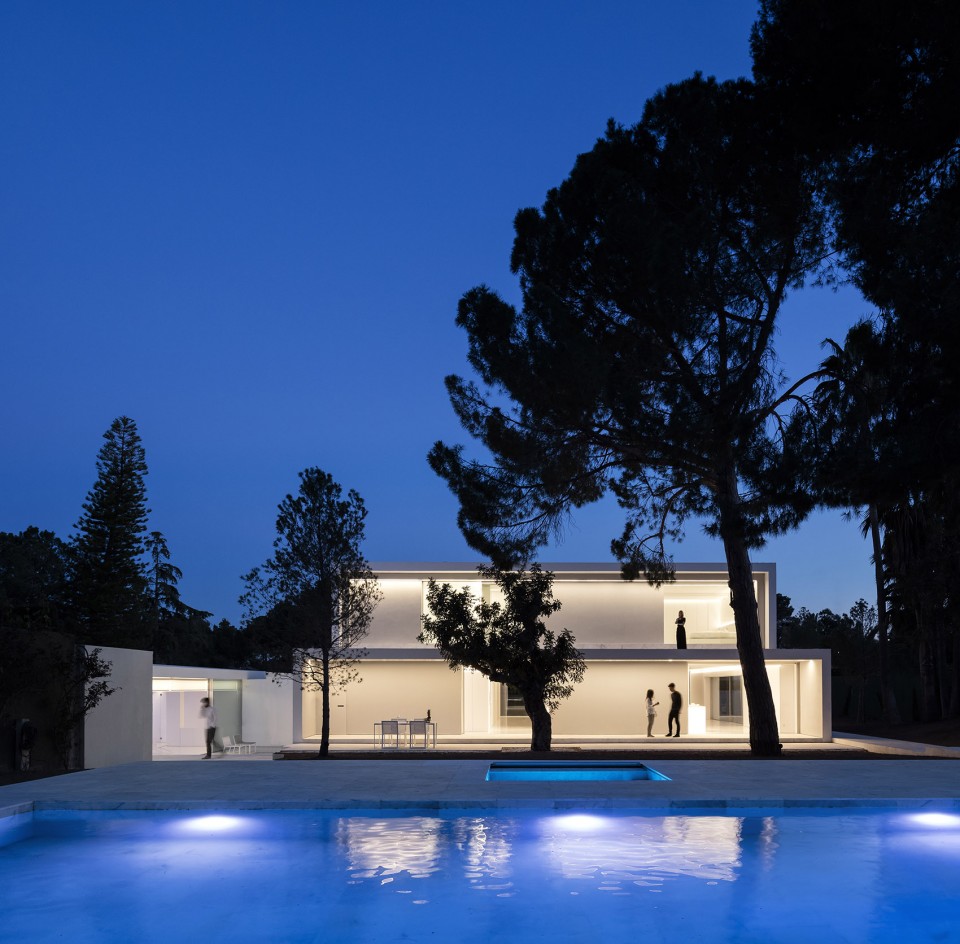 12-House Between the Pine Forest, Paterna by Fran Silvestre Arquitectos