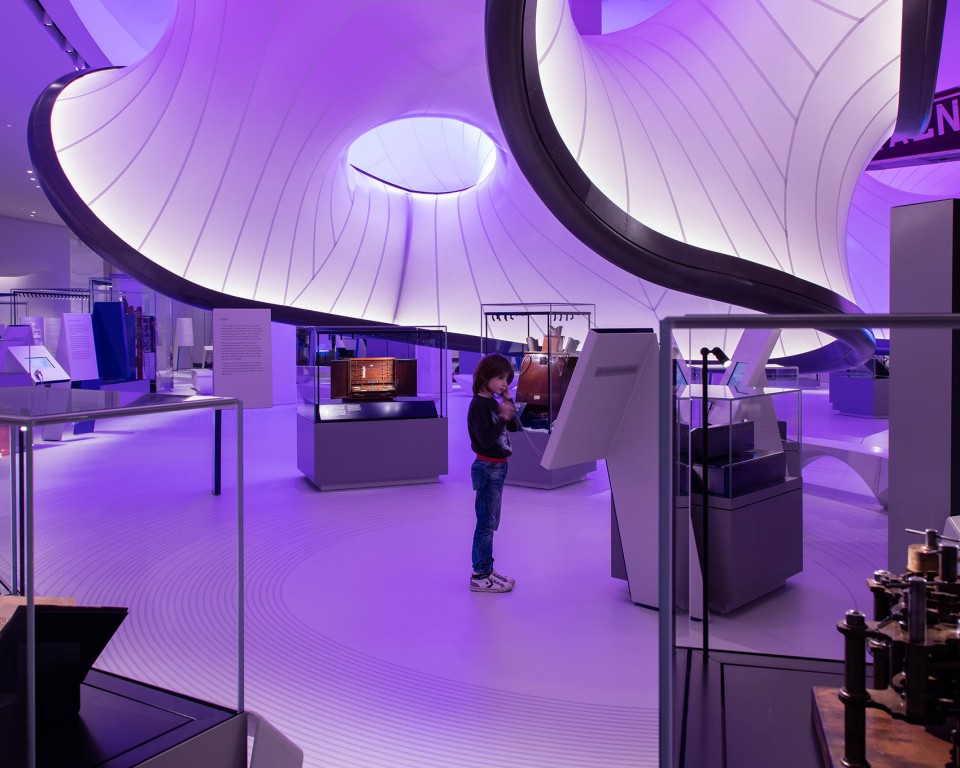 15-Mathematics The Winton Gallery by Zaha Hadid Architects