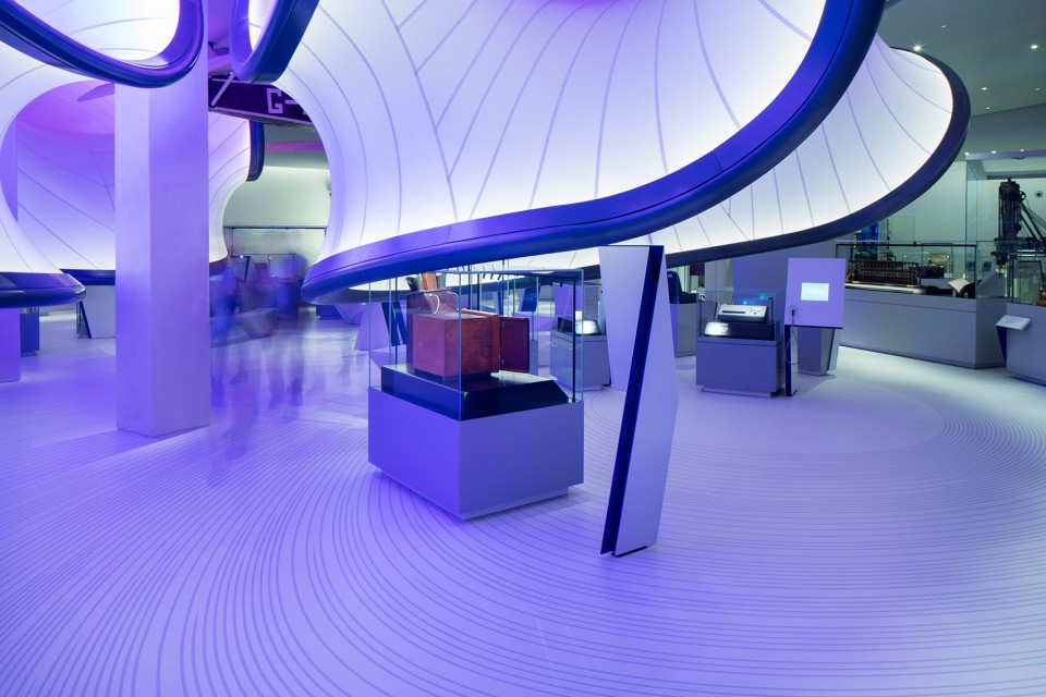 17-Mathematics The Winton Gallery by Zaha Hadid Architects