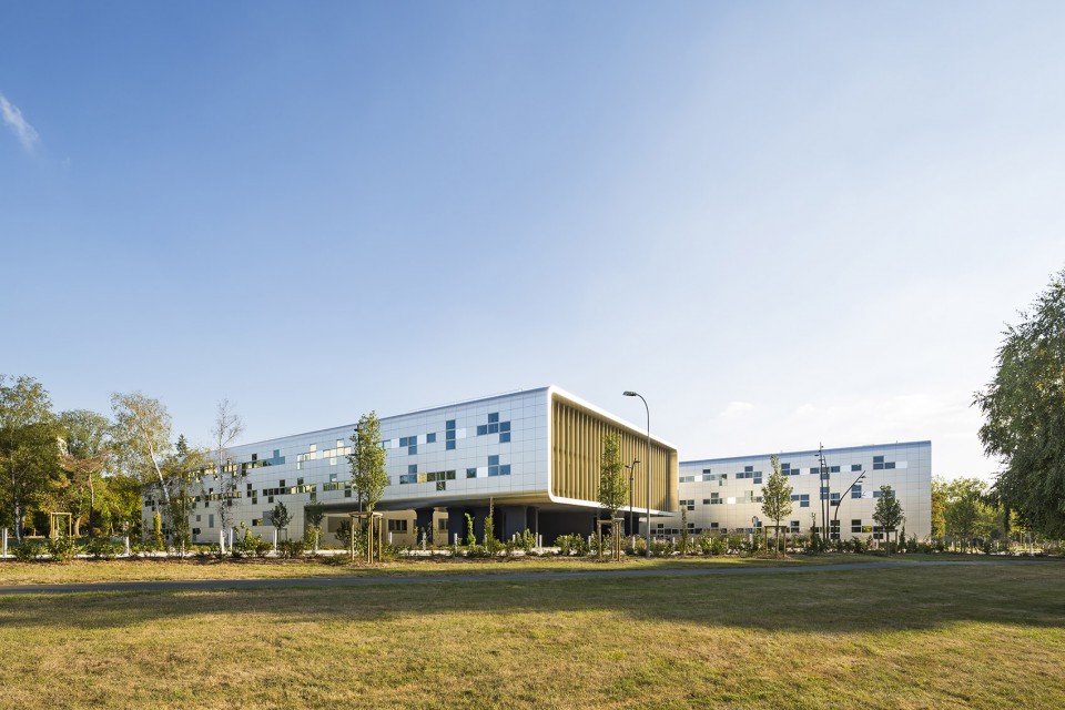 2-Administrative Center of the CHU of Poitiers by Brenac + Gonzalez et associes
