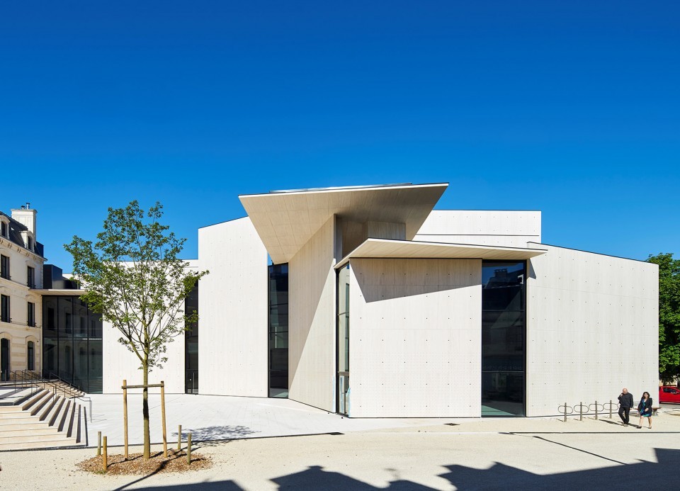 2-Le-Signe-National-Centre-for-Graphic-Design-Architect-by-MOATTI-RIVIERE-960x693