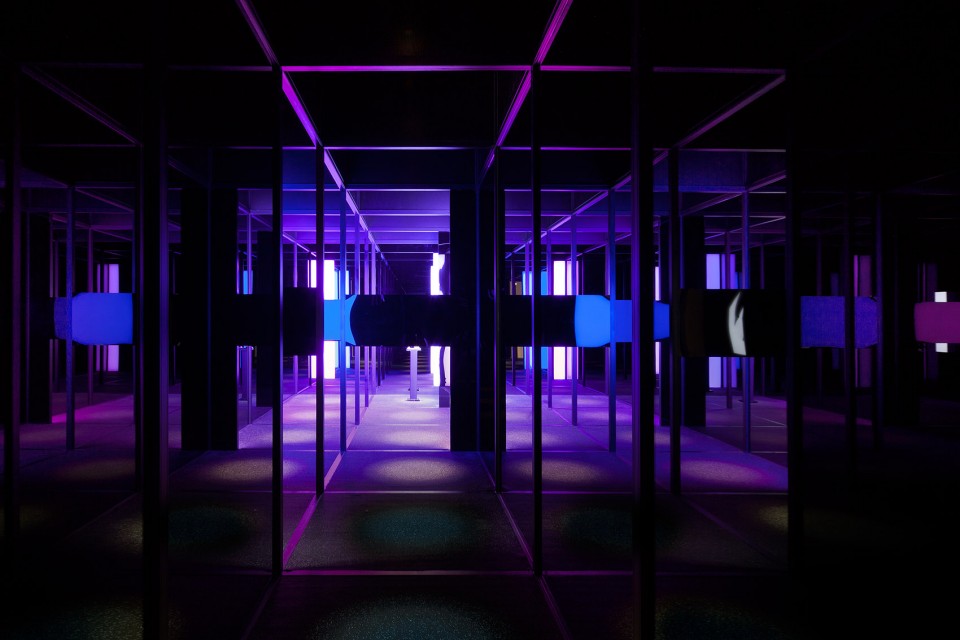 幻境游戏 – 上海玻璃博物馆玻璃迷宫 / 协调亚洲