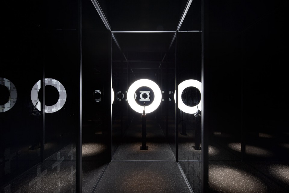 幻境游戏 – 上海玻璃博物馆玻璃迷宫 / 协调亚洲