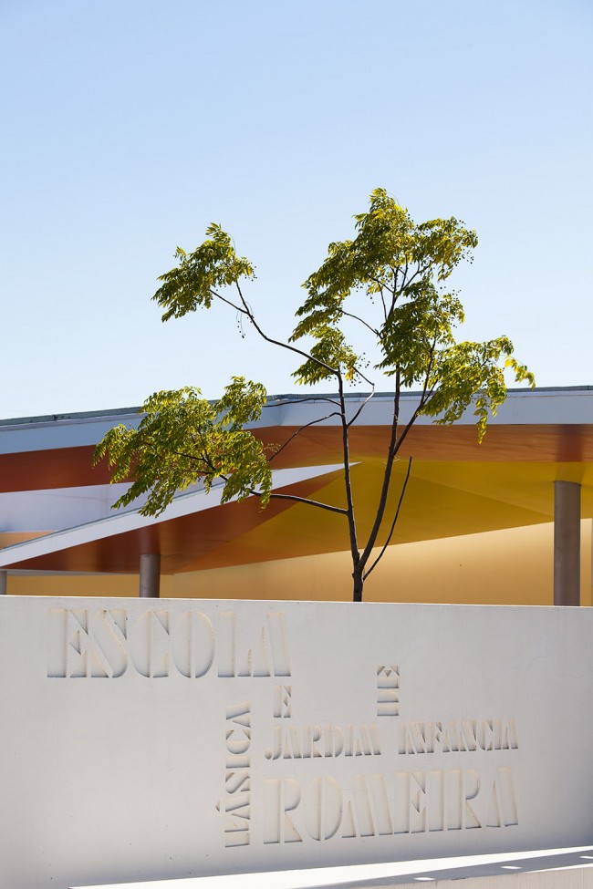 2-School Canopy in Santarem by extrastudio