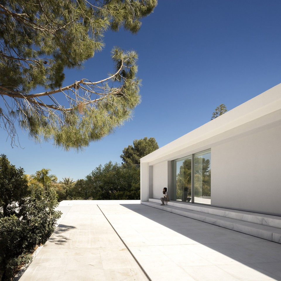 20-House Between the Pine Forest, Paterna by Fran Silvestre Arquitectos