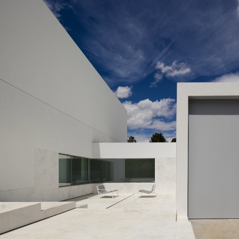 22-House Between the Pine Forest, Paterna by Fran Silvestre Arquitectos