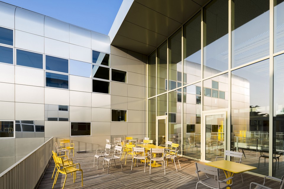24-Administrative Center of the CHU of Poitiers by Brenac + Gonzalez et associes